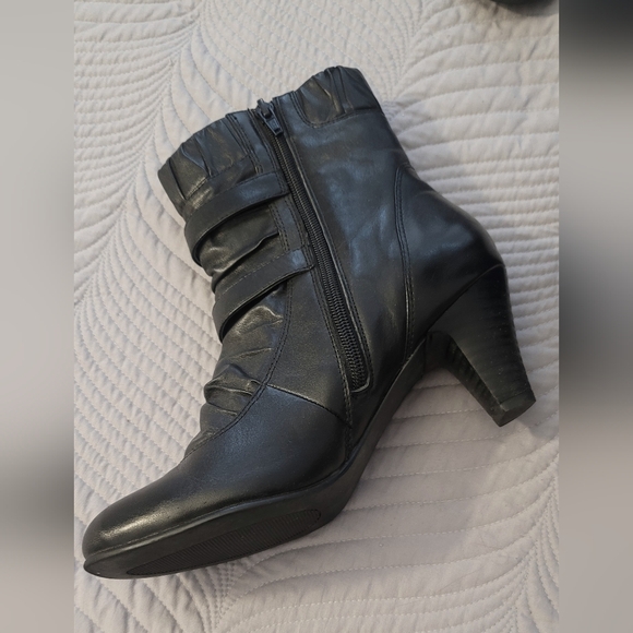 Bundle  of 5 Leather Booties all between 6.5 to 7.5 M - Picture 12 of 16